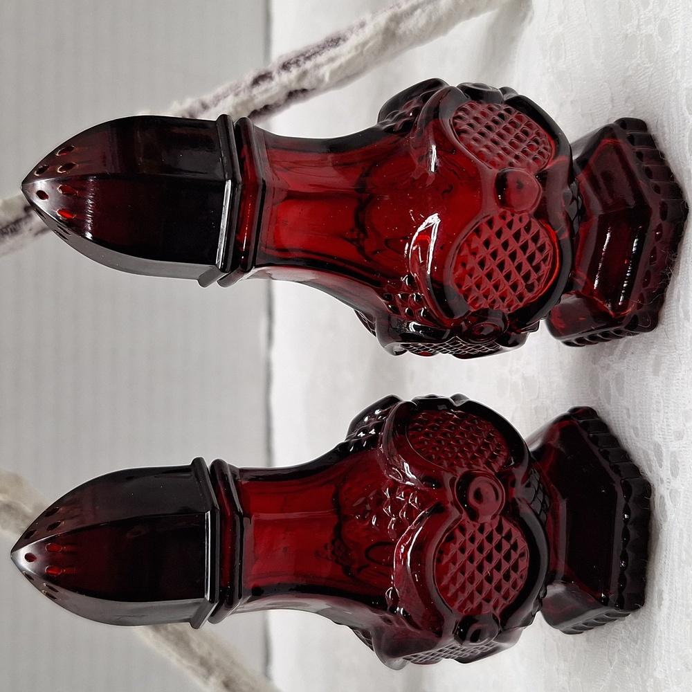 #ADO Vintage Avon ruby red glass salt and pepper shakers,"Cape Cod"